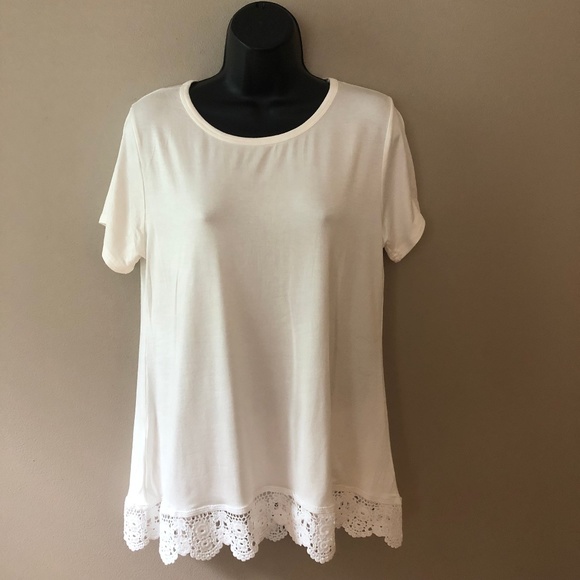 Halife white women's size Med shirt w/ lace trim - Picture 1 of 5